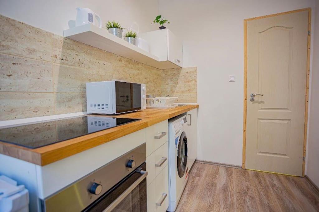 Cosy Flat In Akacfa Str., Aya Appartamento Budapest